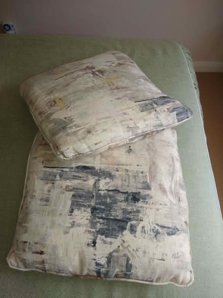 Photo of free Pair of Cushions (Top Amersham HP6) #1
