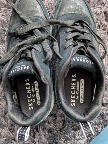 Photo of free Boys Skechers Trainers Size 3 UK (Carterton OX18) #4