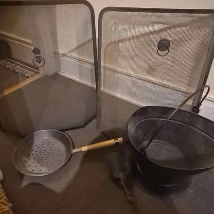 Photo of free Fire Place/ Guard - Set (TW7) #2