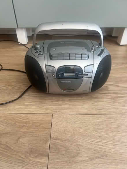 Photo of free cassette / cd / radio player (Hollins BL9) #1