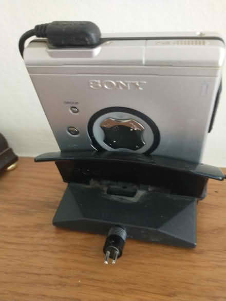 Photo of free Sony mini disc player (Fleetville) #4