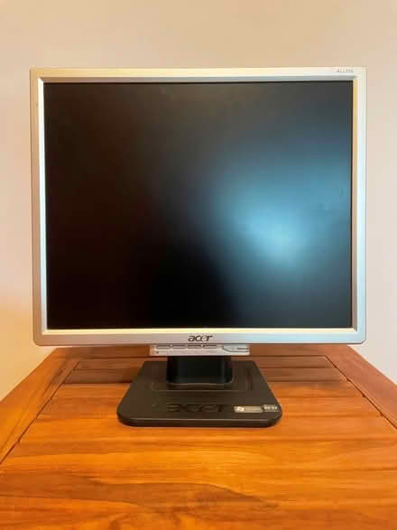 Photo of free computer monitor (VGA) (Parliament Hill Fields, NW5) #1