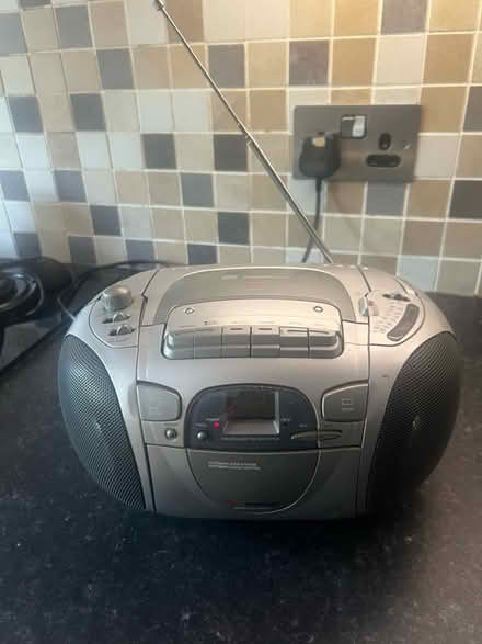 Photo of free cassette / cd / radio player (Hollins BL9) #2