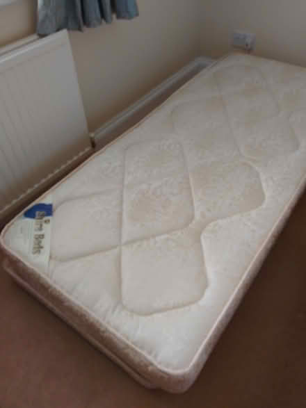 Photo of free Guest bed (Boxmoor HP1) #1
