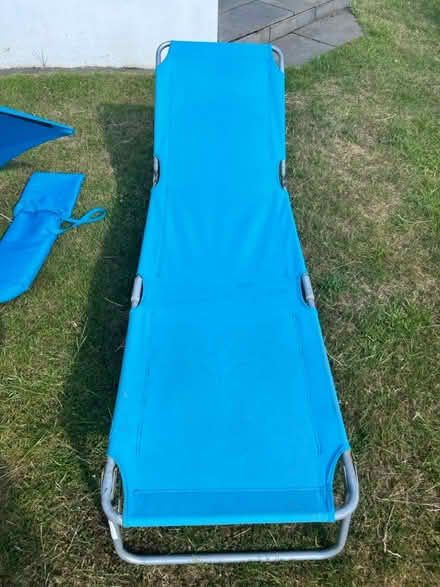 Photo of free Blue sunlounger (AL2 2QL) #1