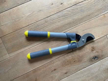 Photo of free lamp, kettle, tools, ironing board, & more (Earls Court SW5) #2