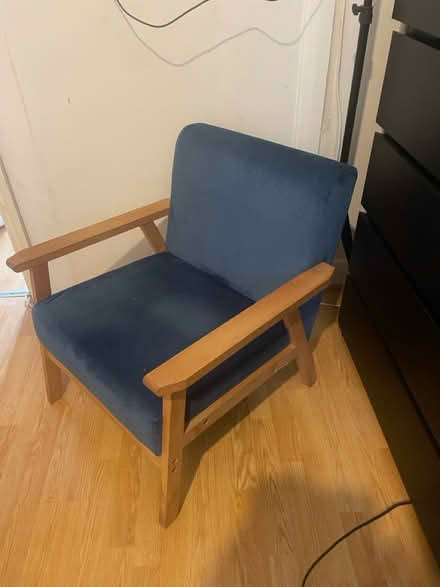 Photo of free Single chair (W10) #1
