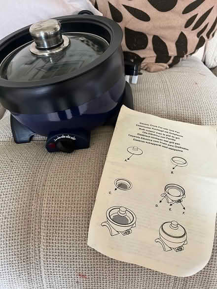 Photo of free Electric Crock pot with grill pan (Shirley, Croydon) #2
