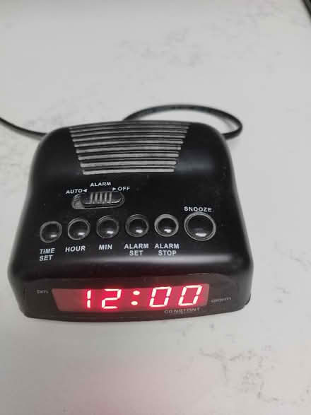 Photo of free Alarm clock (Morden SM4) #1