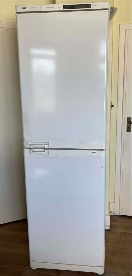 Photo of free Bosch Fridge Freezer (large - 6/5 Cubic Feet) (Ravelston EH4) #1