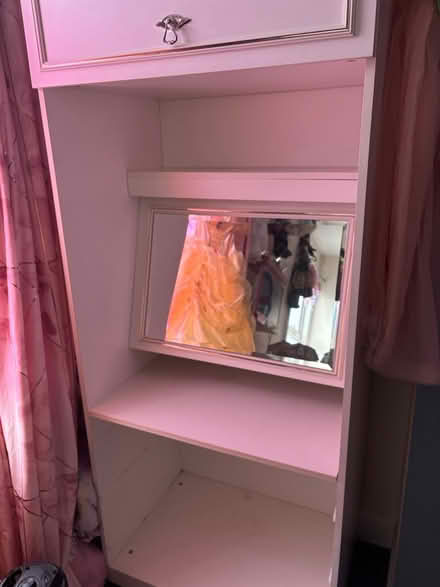 Photo of free Unit with mirror (Kidderminster DY11) #2