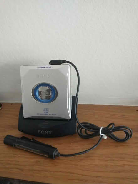 Photo of free Sony mini disc player (Fleetville) #3