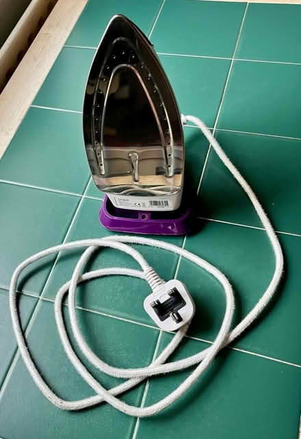 Photo of free Steam iron (CB1 (Petersfield) Mill Road) #1
