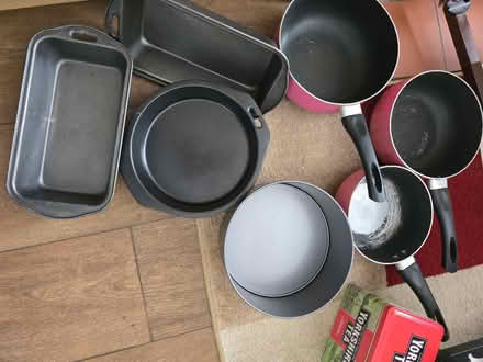 Photo of free Pots and baking trays (Luton, Stopsley) #1