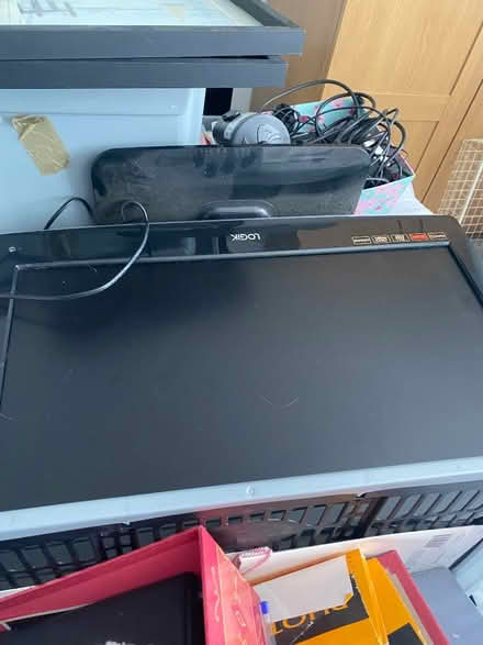 Photo of free Tv 28 inch logic (Hoo St Werburgh ME3) #1