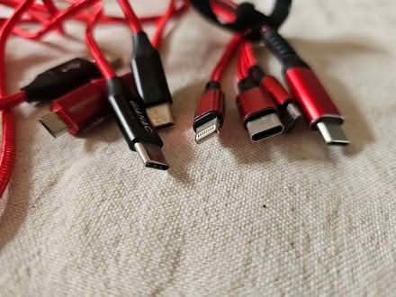 Photo of free Snaggle of cables (Heaton Chapel SK4) #2