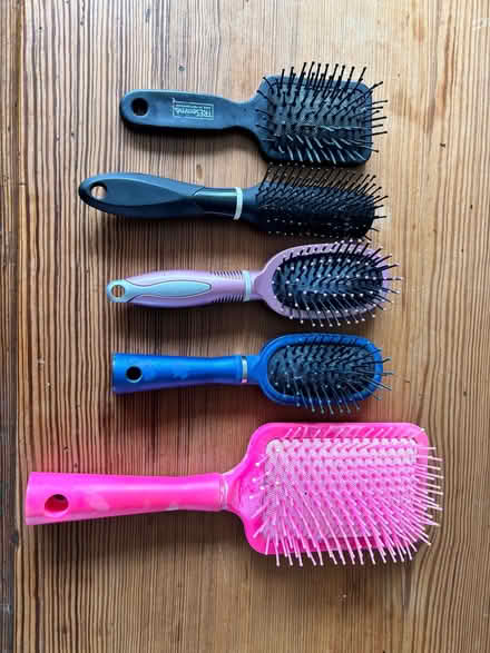 Photo of free 5 x hairbrushes (Haverthwaite LA12) #1