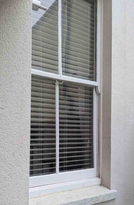 Photo of free White venetian blind (South Norwood) #2