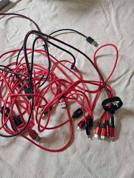 Photo of free Snaggle of cables (Heaton Chapel SK4) #1