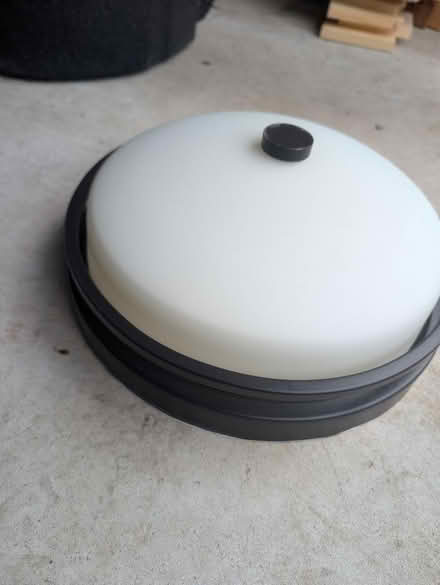 Photo of free Ceiling light fixture (Ashburn Farm) #1