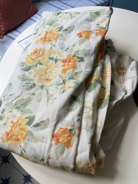 Photo of free Laura Ashley yellow roses single curtain 220cm drop (Upper Holloway N4) #3