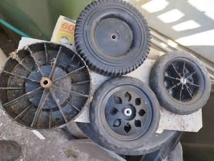 Photo of free Plastic wheel sets (Morden SM4) #1