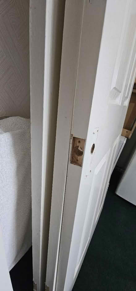 Photo of free 5 FREE wooden internal doors LUTON (Luton) #4