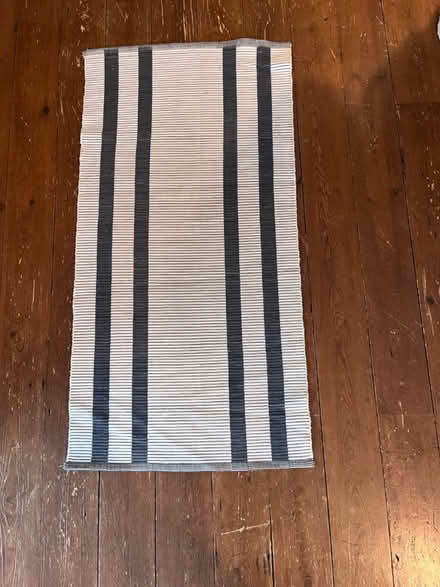 Photo of free Second Rug/bath mat (TW12 - Hampton Hill) #1