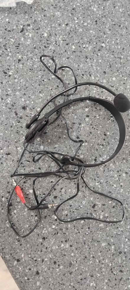 Photo of free Headset (Theale RG7) #1