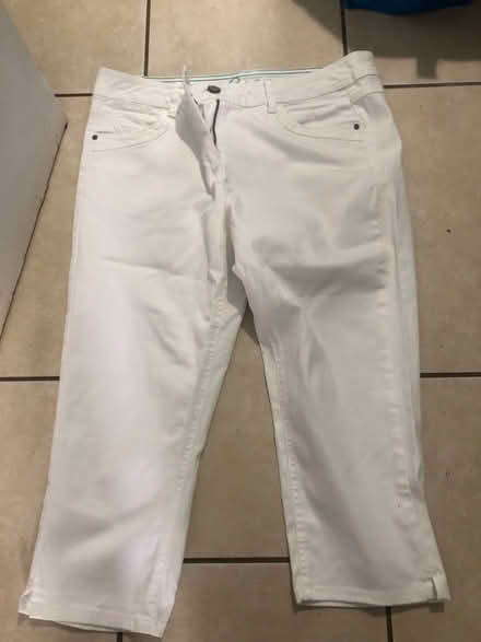 Photo of free White Cropped Jeans (Westbury BA13) #1