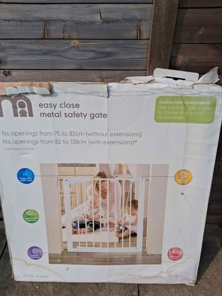 Photo of free Mothercare stair gate, fittings and instructions 75 to 82 cm (Little Ribston HG5) #1