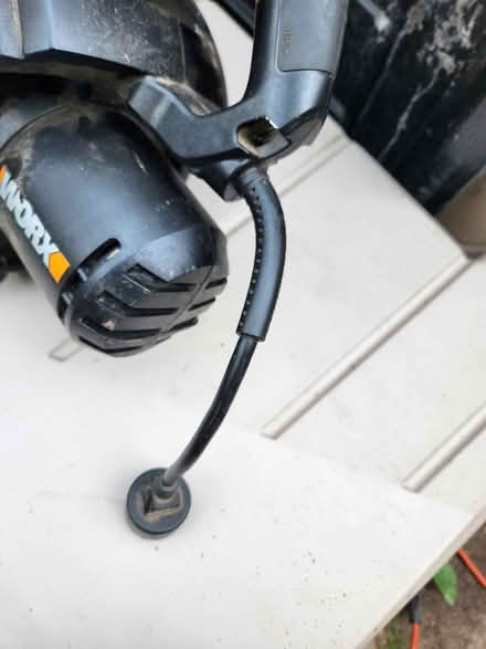 Photo of free Worx leaf blower (Temple Hills,MD) #3