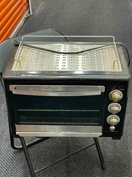 Photo of free Electric Oven (Just outside of Park Slope) #3