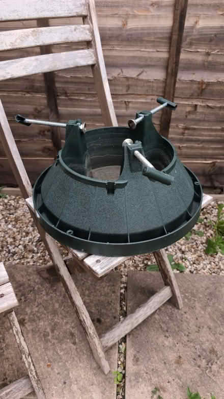 Photo of free Christmas tree stand (RG1, reading) #2