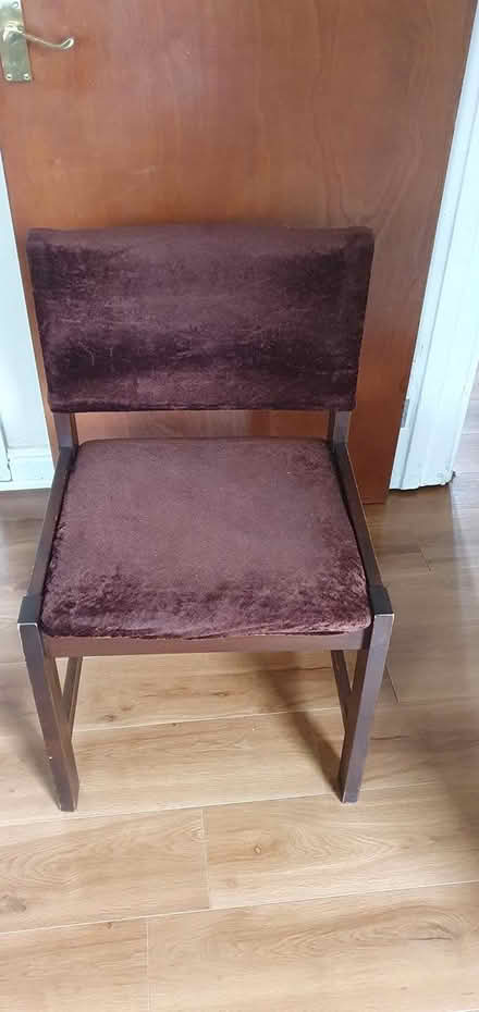 Photo of free 6 dining chairs (LE3 near Western park) #1