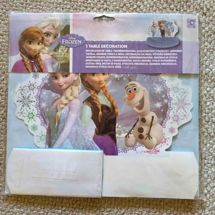 Photo of free "Frozen"-themed table decorations, for kids party (Corstorphine EH12) #1