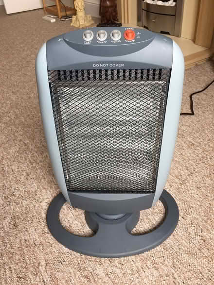 Photo of free Daewoo Halogen 3 Bar 1200W Heater (Torquay) #1