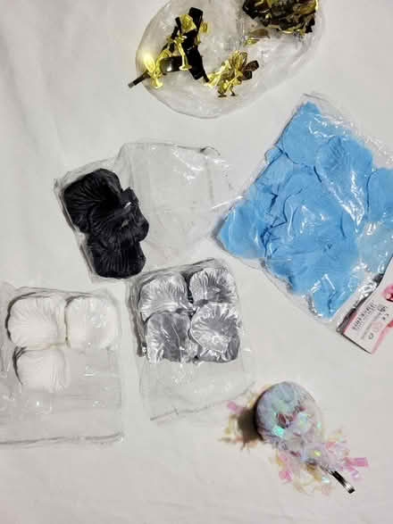 Photo of free Mixture of silk petals/confetti etc (E4 Chingford) #3