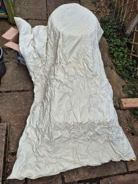 Photo of free Single quilt - 10.5 tog duck down/feather filling (Trumpington Ward CB2) #1