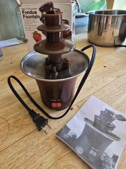 Photo of free Mini Fondue Fountain (Hayward) #2