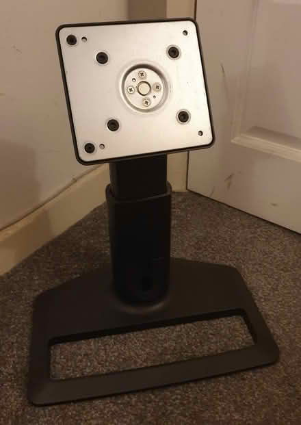 Photo of free HP Monitor stand (Chingford E4) #1