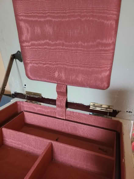 Photo of free Sewing box, needs tlc (Malvern Wells WR14) #4