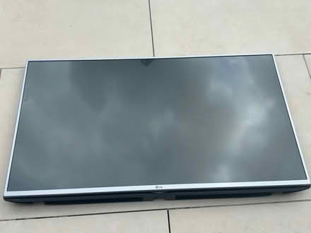 Photo of free 44” lg tv (Harpenden) #1
