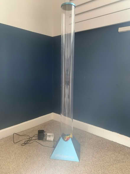 Photo of free Light changing fish bubble tube (Redbourn, AL3) #1