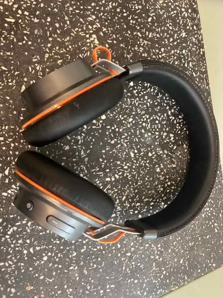 Photo of free Bluetooth overear headphones (BS8) #1
