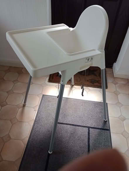 Photo of free Highchair (Hillside Avenue NG3) #1