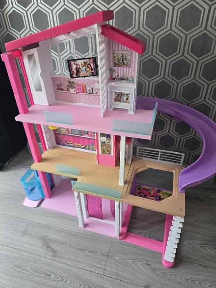 Photo of free Barbie Dreamhouse (Southfields SW18) #2