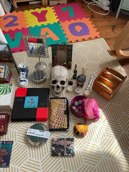 Photo of free Job lot of decorations and trinkets etc (Kilburn NW6) #3