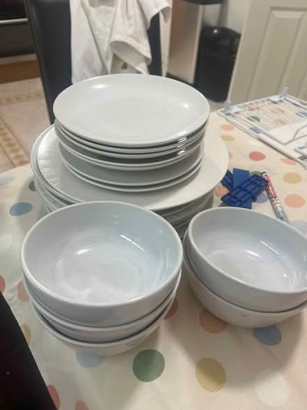 Photo of free Porcelain (SE3) #1