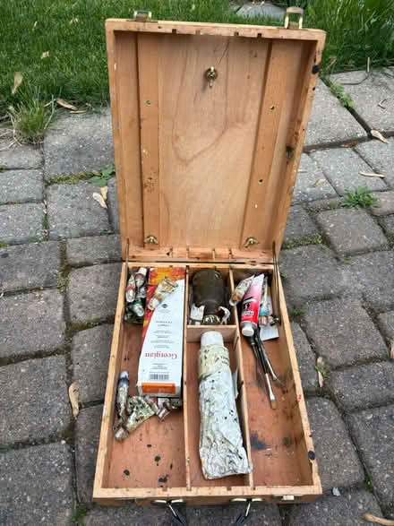 Photo of free Adjustable Table Top Wood Box Easel (Finch and Warden) #3